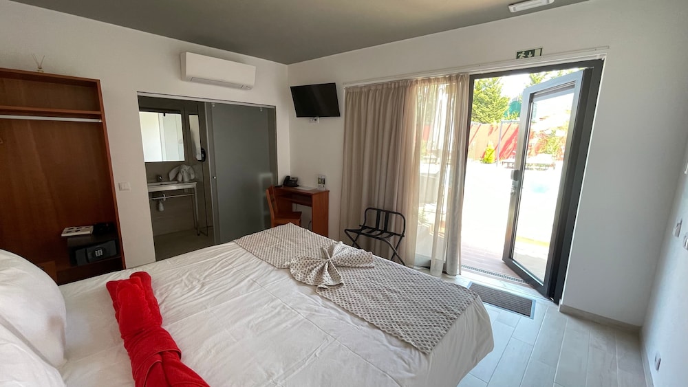 

Milano - Carcereiro - Villa 3 Caparica - Lisbon Gay Beach Resort