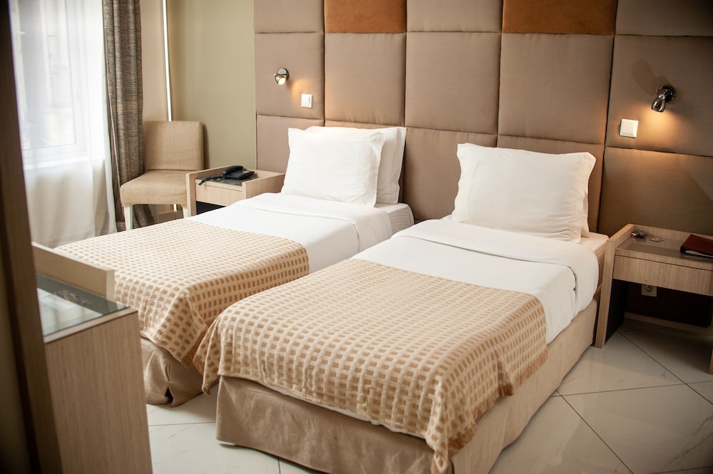 

Roma - Antananarivo - Le Grand Mellis Hôtel & Spa