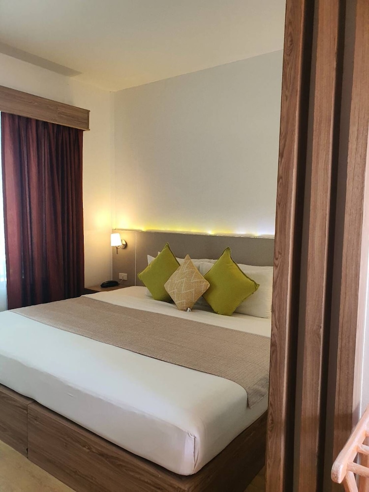 

Bologna - Phuket Town - Aochalong Villa Resort & Spa