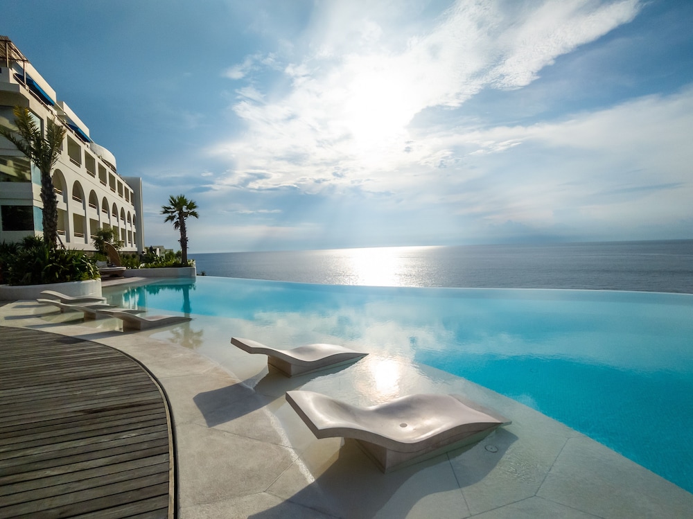 

Milano - Senggigi - Royal Avila Boutique Resort