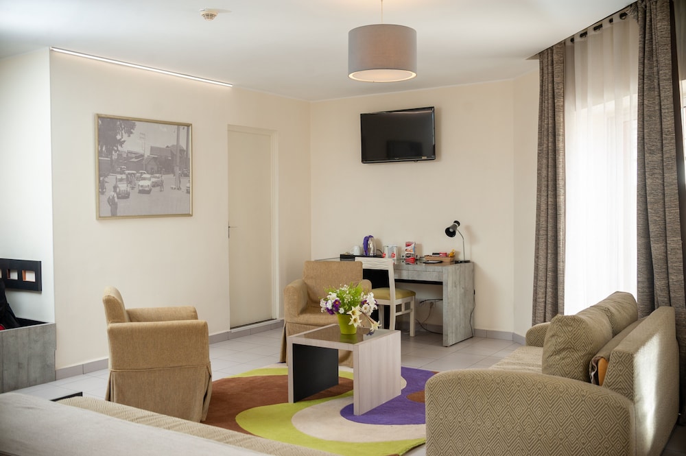 

Roma - Antananarivo - Le Grand Mellis Hôtel & Spa