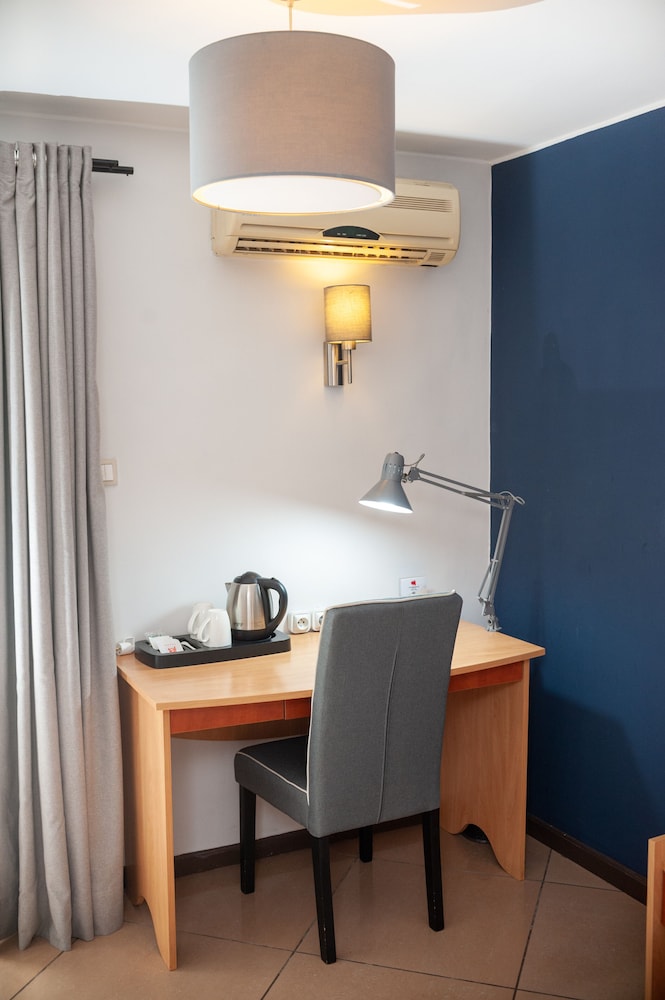 

Bologna - Antananarivo - Le Grand Mellis Hôtel & Spa