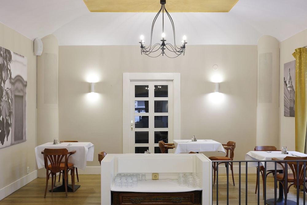 

Pisa - Zdiby - Three Crowns Hotel Prague
