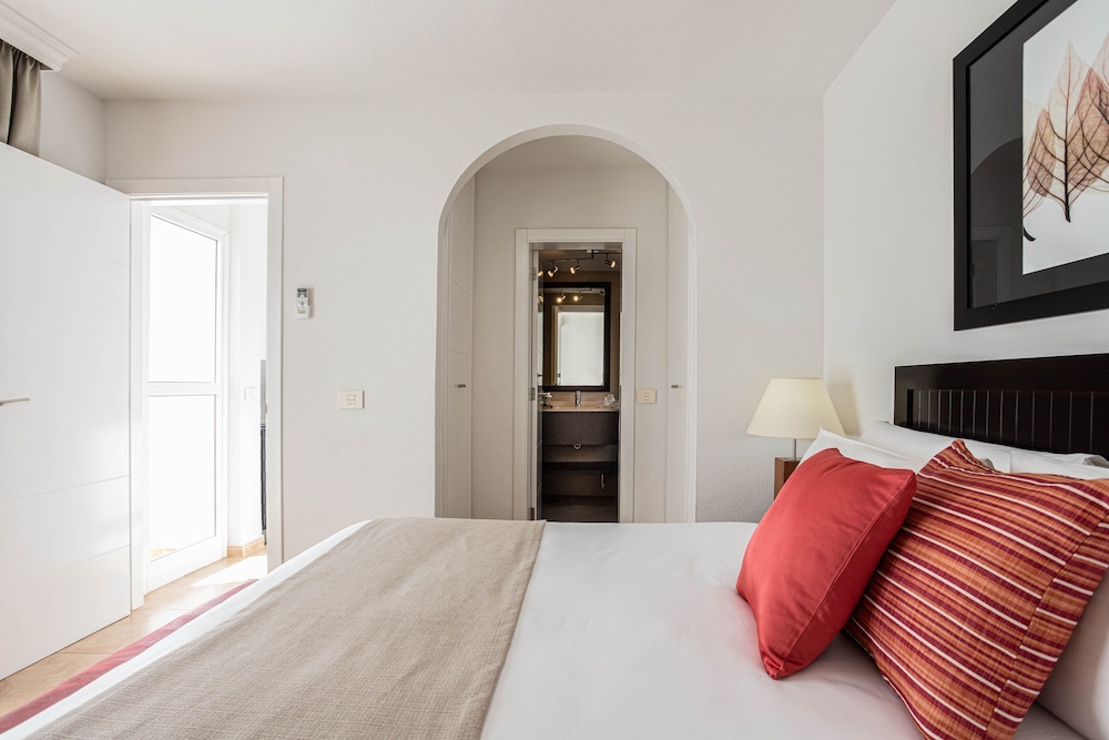 

Milano - Cho - Wyndham Residences Tenerife Golf del Sur