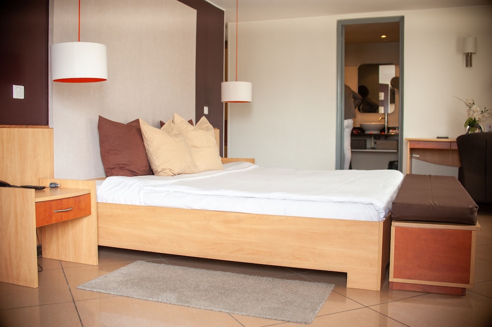 

Milano - Antananarivo - Le Grand Mellis Hôtel & Spa
