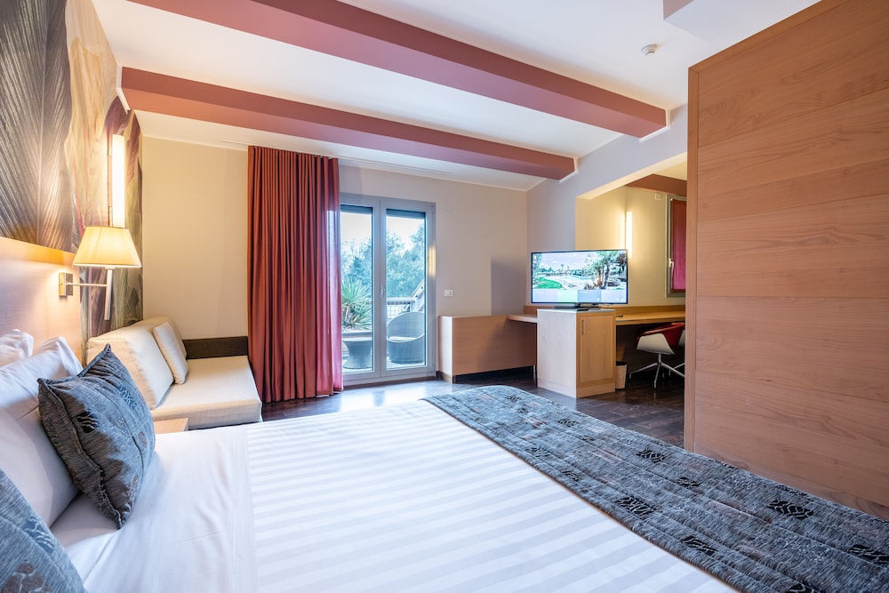 

Lamezia Terme - Bologna - Relais Bellaria Hotel & Congressi