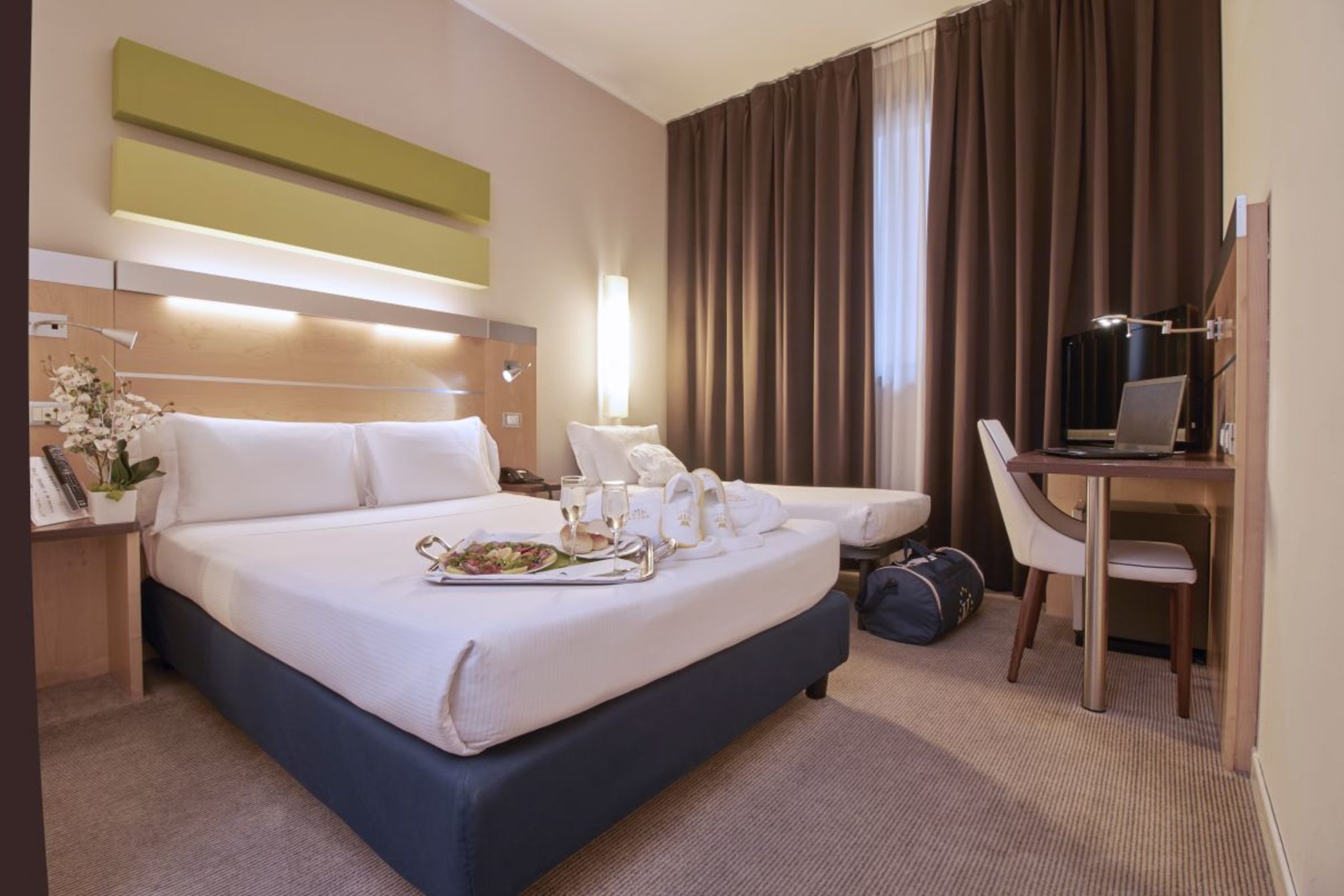 

Catania - Cinisello Balsamo - iH Hotels Milano Gioia