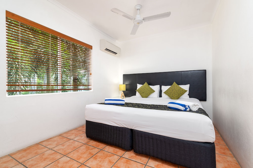 

Bologna - Palm Cove - Paradise on the Beach Apartment - Privately Managed