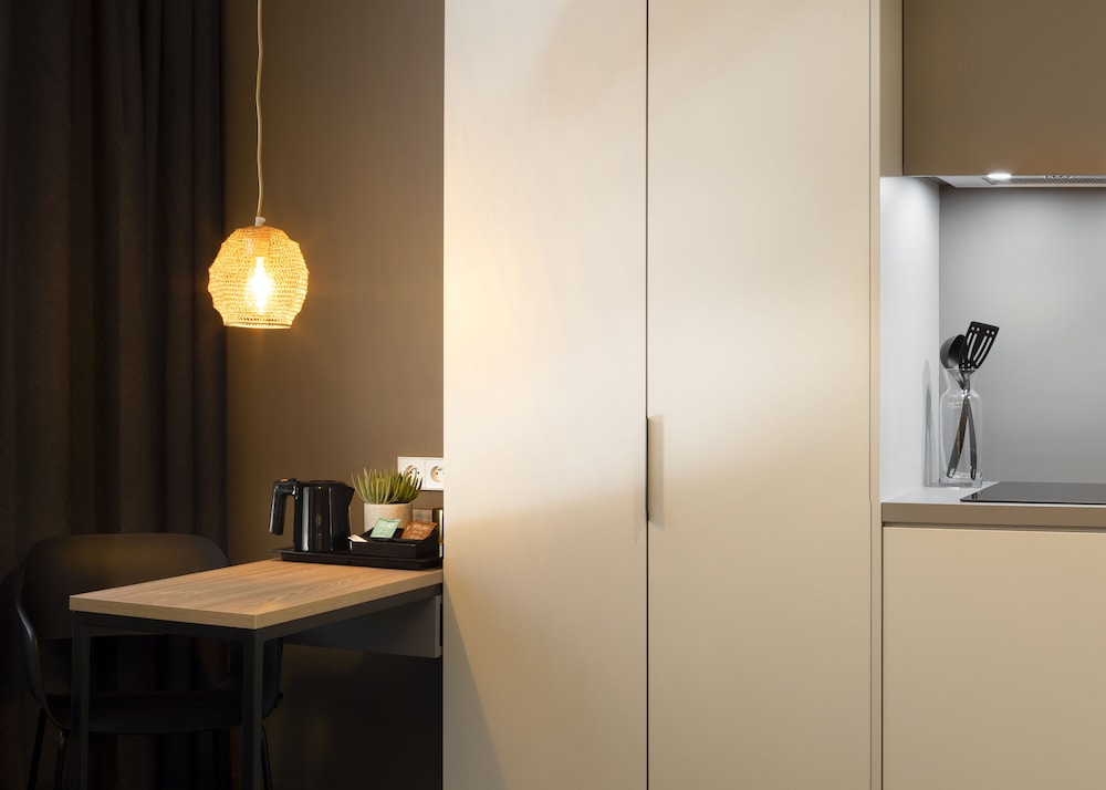 

Verona - Colombes - Appart hôtel 37 Lodge La Défense Courbevoie