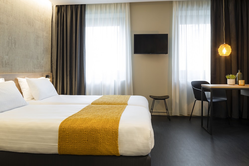 

Pisa - Colombes - Appart hôtel 37 Lodge La Défense Courbevoie