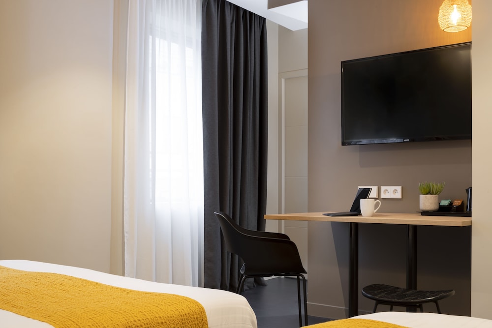 

Alghero - Colombes - Appart hôtel 37 Lodge La Défense Courbevoie