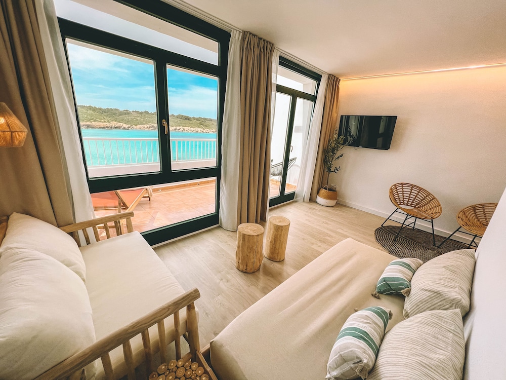 

Roma - Arenal D'En Castell - Beach Club Menorca