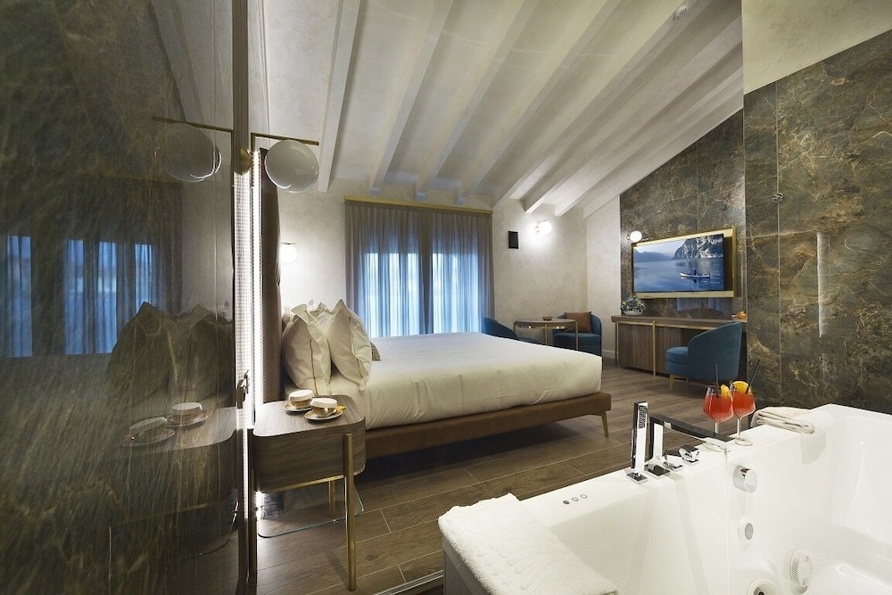 

Catania - Montichiari - Vip's Motel Luxury Accommodation & Spa
