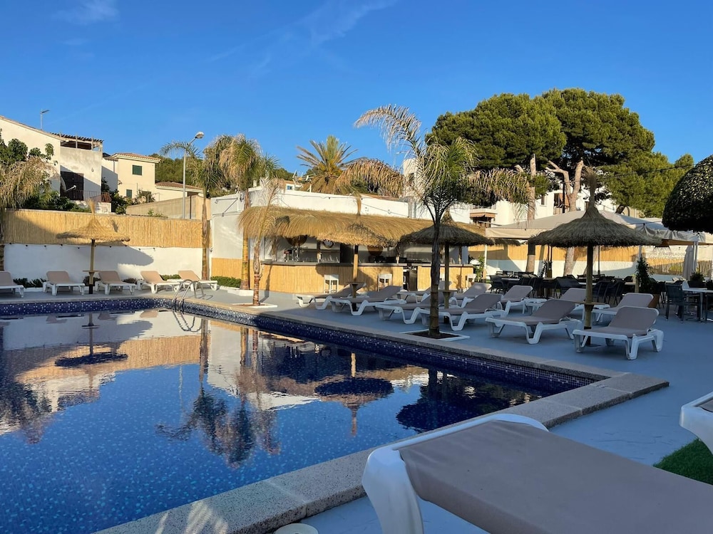 

Milano - Cala Mesquida - Hotel Chevy & Suites