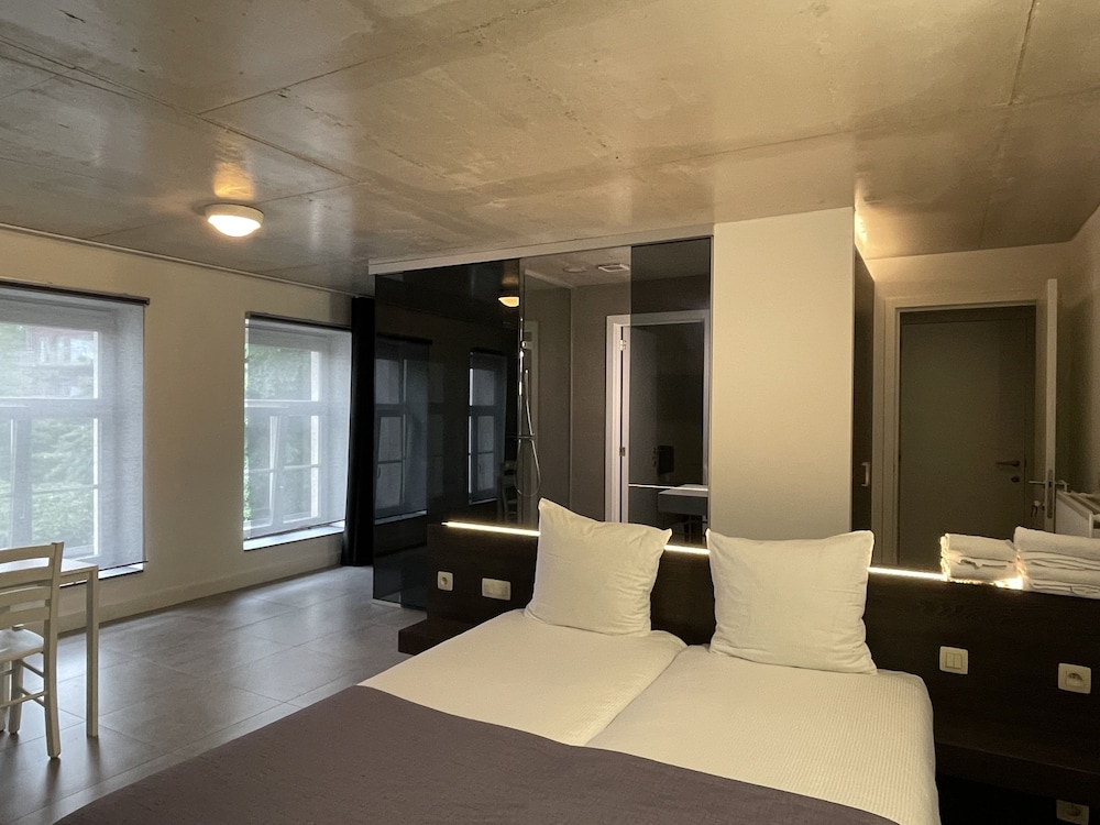 

Bari - Mechelen - Hotel Elisabeth