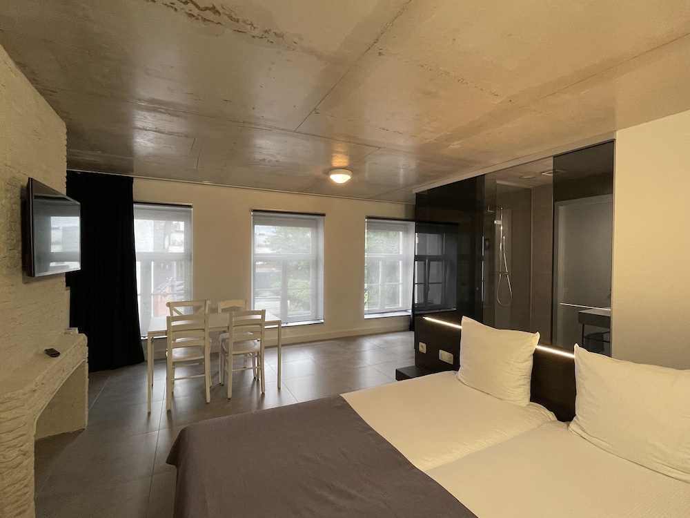 

Bari - Mechelen - Hotel Elisabeth