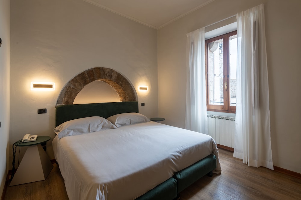 

Bari - Gubbio - Hotel Gattapone