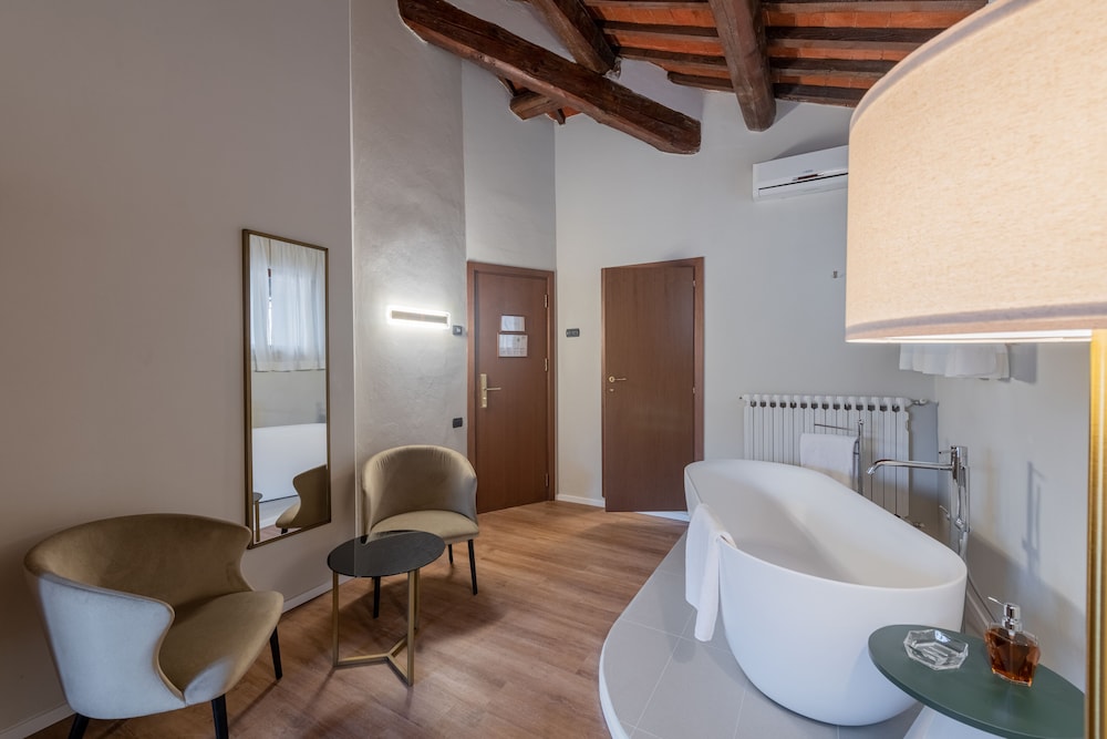 

Napoli - Gubbio - Hotel Gattapone