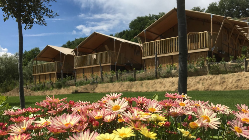 

Roma - Abruzzo e Marche - Il Girasole Country Village