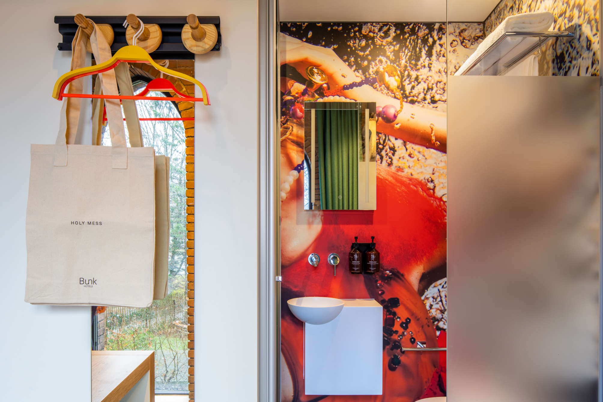 

Catania - Zaandam - Bunk Hotel Amsterdam