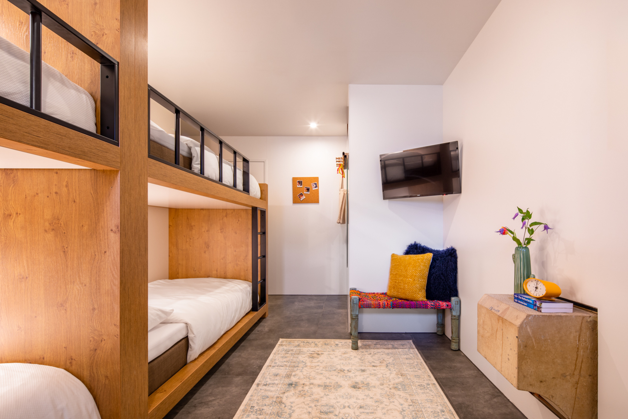 Room (4 guests)
