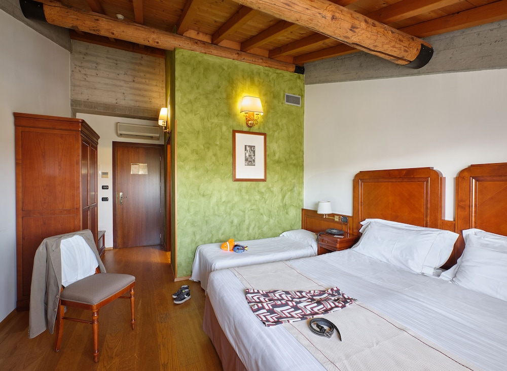 

Pescara - Villafranca di Verona - Hotel Villa Malaspina