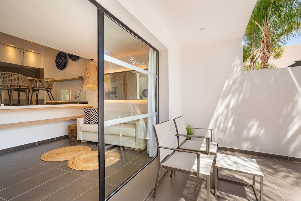 

Napoli - Playa d'en Bossa, Ibiza - Migjorn Ibiza Suites & Spa