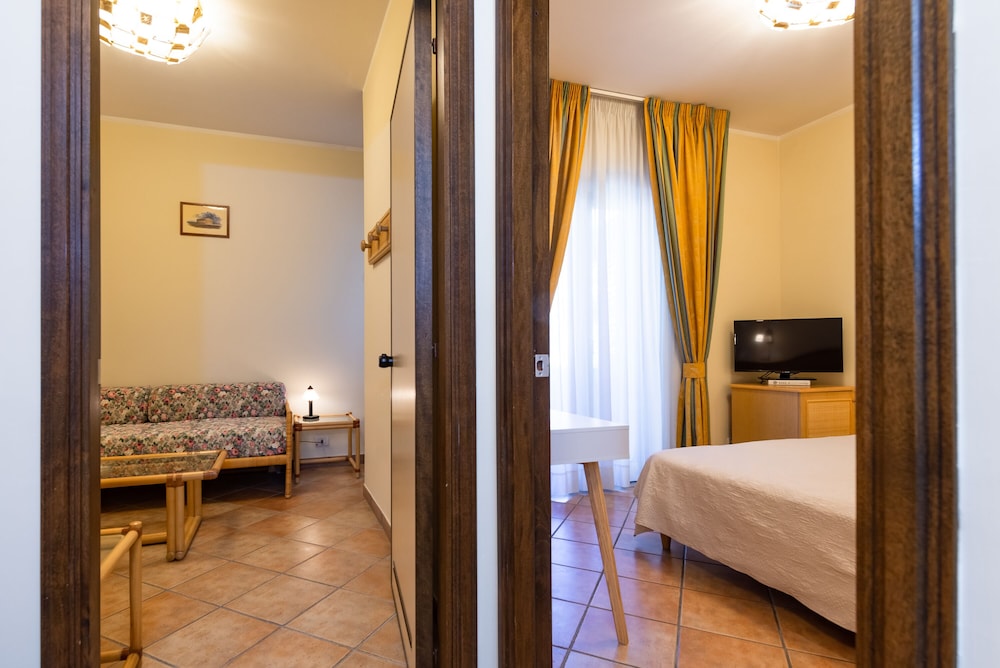 

Catania - Santa Maria di Castellabate - Hotel Il Ceppo