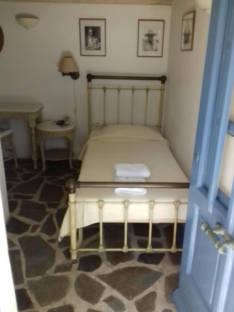 

Brindisi - Ano Mera - Studios & Suites Rania