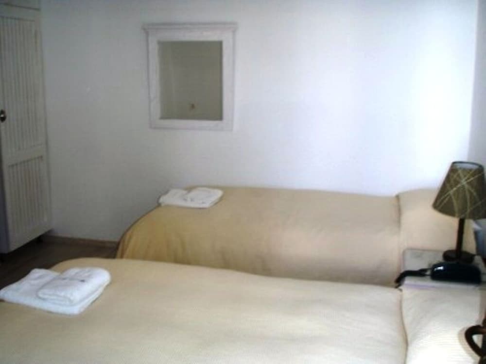 

Verona - Ano Mera - Studios & Suites Rania