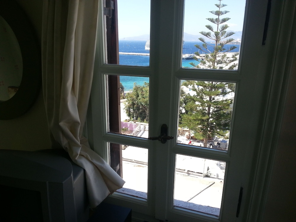 

Catania - Agios Sostis Mykonos - Studios & Suites Rania