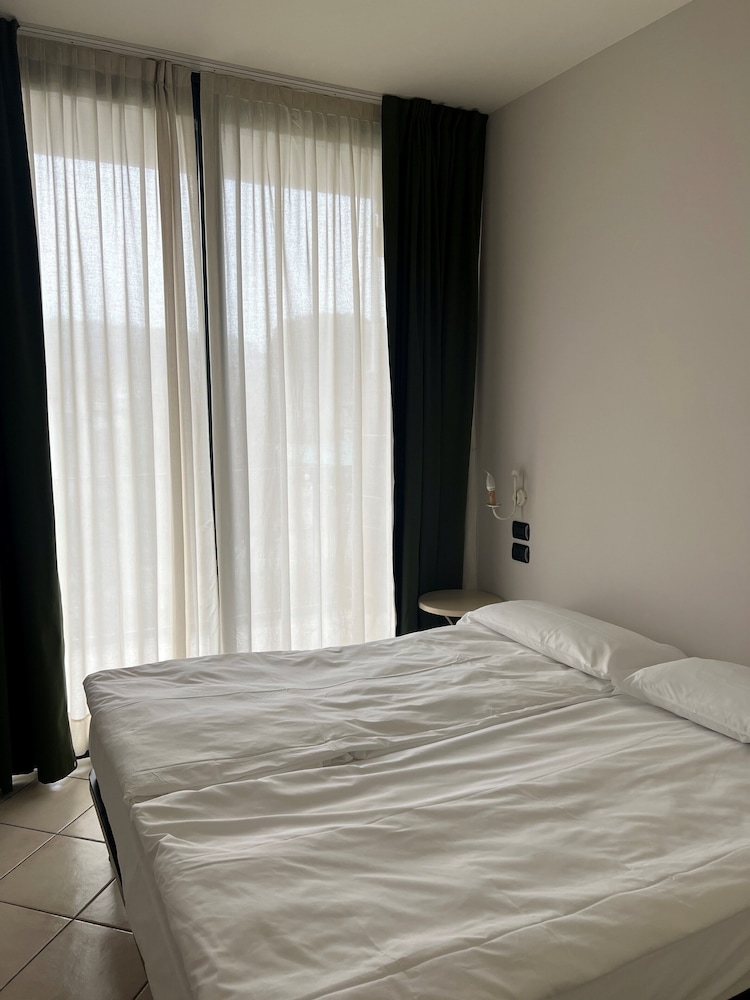 

Bari - Sirmione - Le Terrazze sul Lago Hotel & Residence