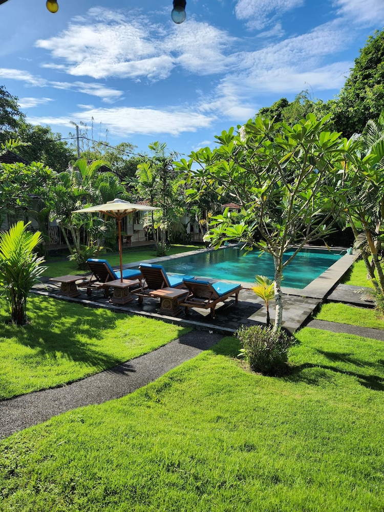 

Milano - Tanah Lot - Agung Wiwin Homestay & Restaurant