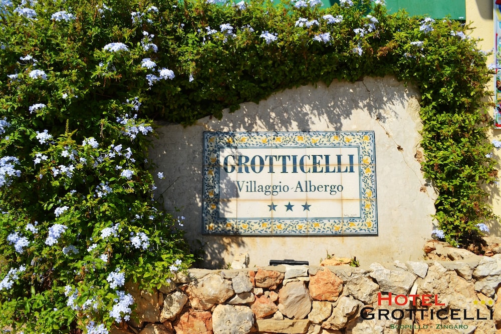 

Genova - Scopello, Trapani - Hotel Grotticelli