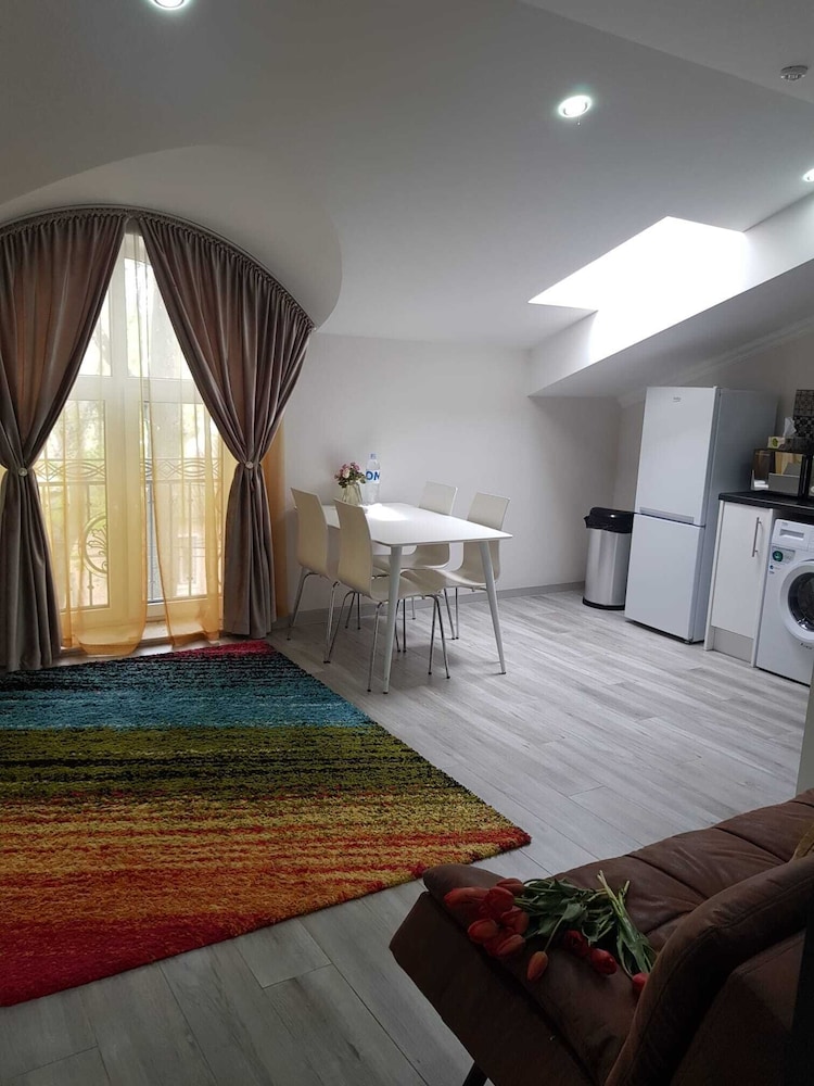 

Milano - Chişinău - Premier City Apart Hotel Chisinau
