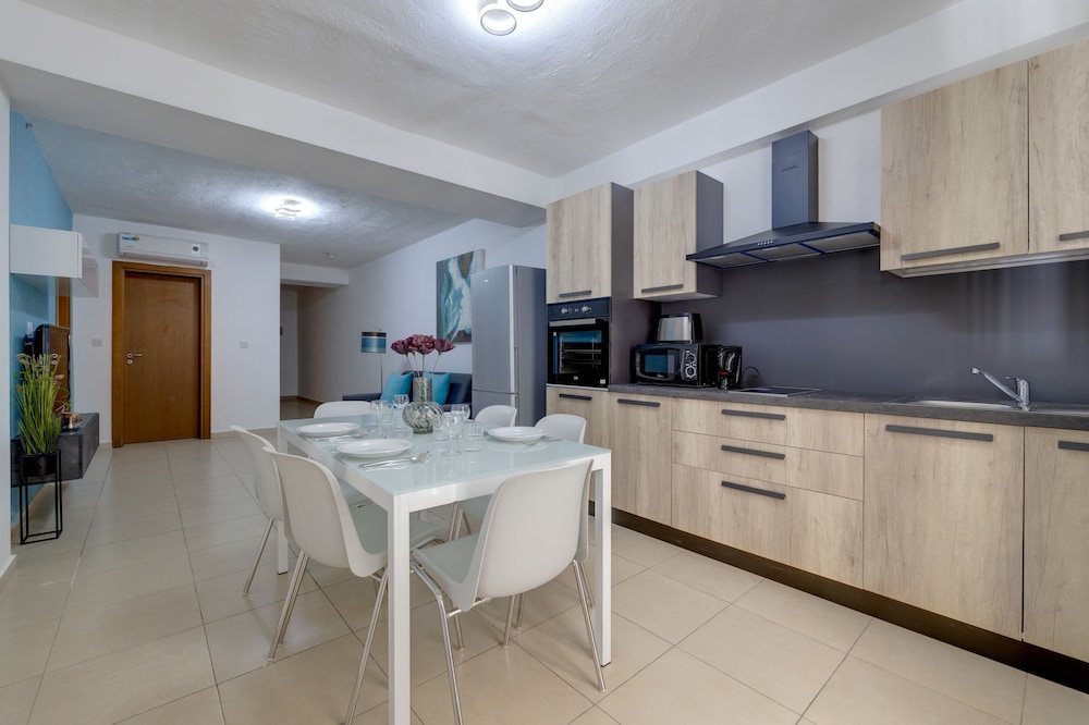 

Napoli - Il-Gżira - Sliema Tigne Suites