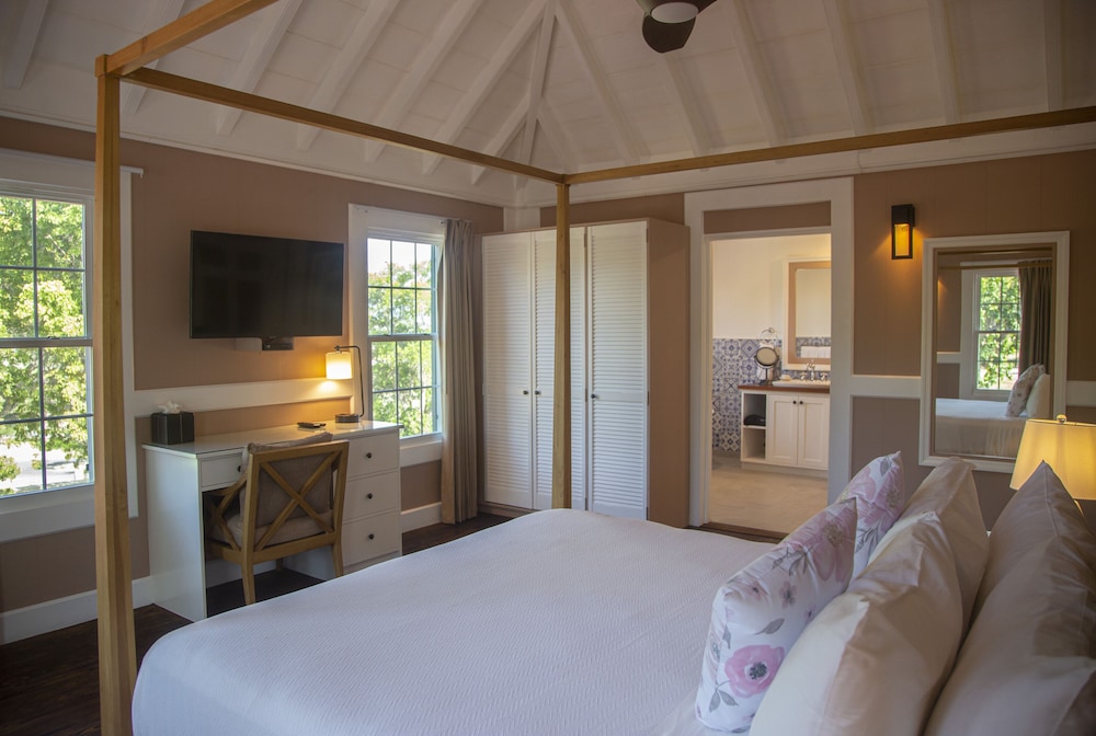 

Bari - St. John's - Weatherills Hotel