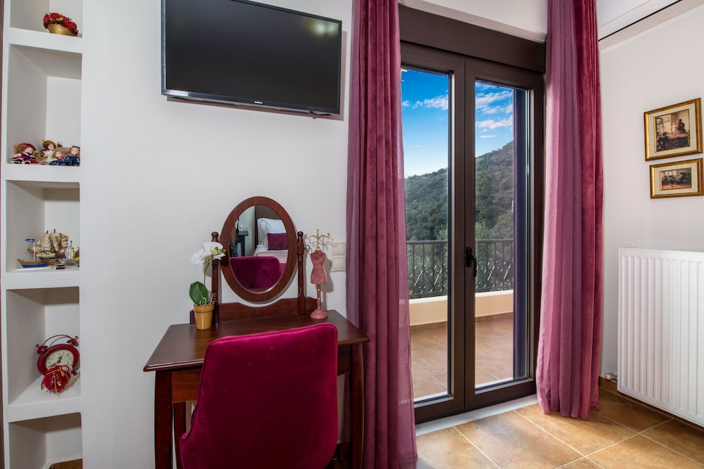 

Verona - Kántanos - Serenity River Villa