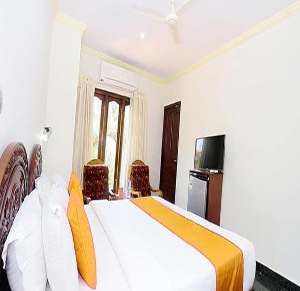 

Verona - Kovalam, Kerala - Fabhotel Wateredge Beach Resort