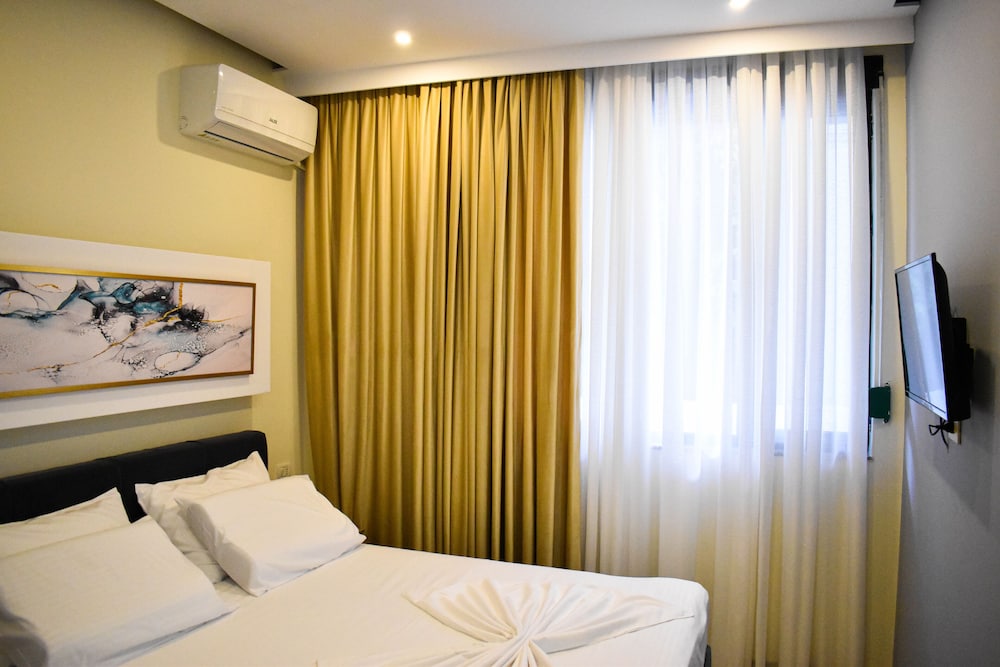 

Torino - Durrës - Hotel Delmar