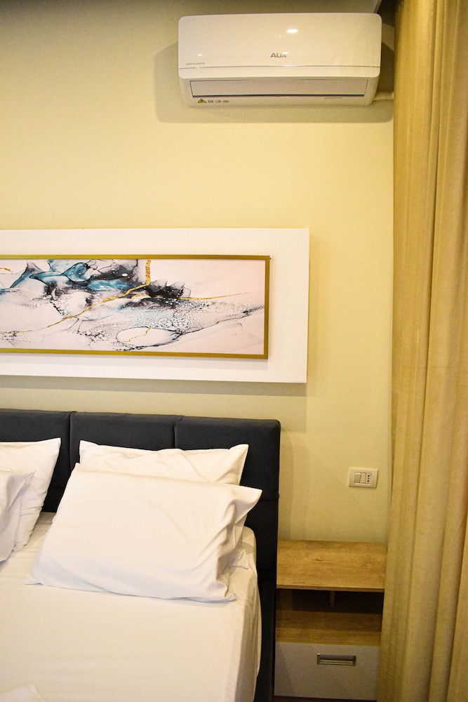 

Catania - Qerret - Hotel Delmar