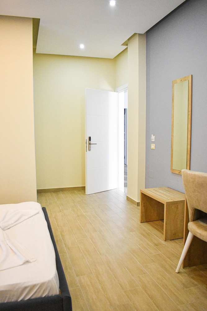 

Milano - Qerret - Hotel Delmar