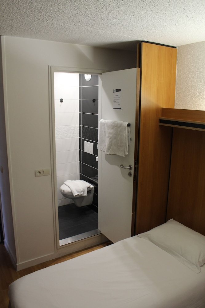 

Milano - Évreux - Brit Hotel La Bonne Etape