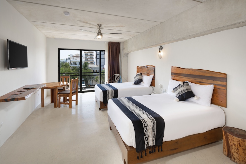 

Bologna - Playa del Carmen - Hotel52