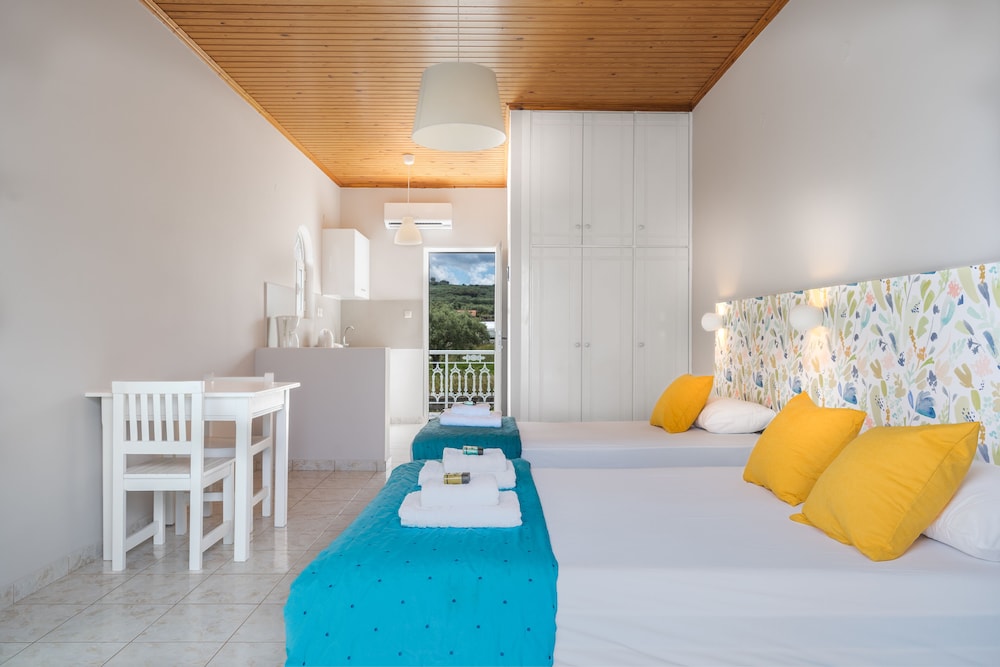

Bologna - Agios Kirikos - Porto Giardino Apartments