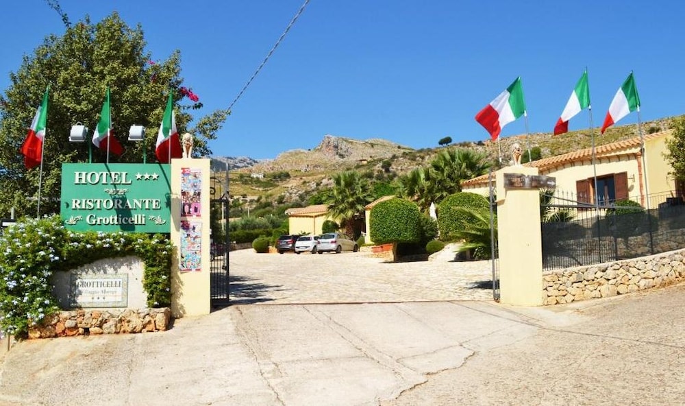 

Roma - Scopello, Trapani - Hotel Grotticelli