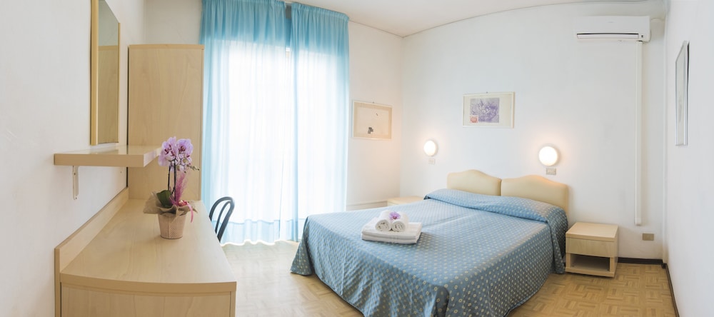 

Milano - Forte dei Marmi - Hotel Mariotti