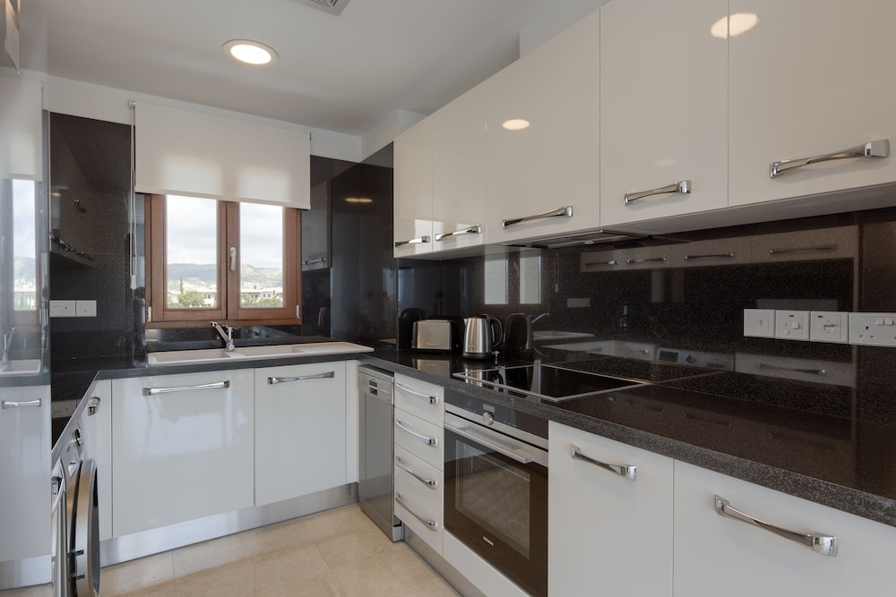 

Bologna - Pissouri - Aphrodite Hills Rentals - Premium Serviced Apartments