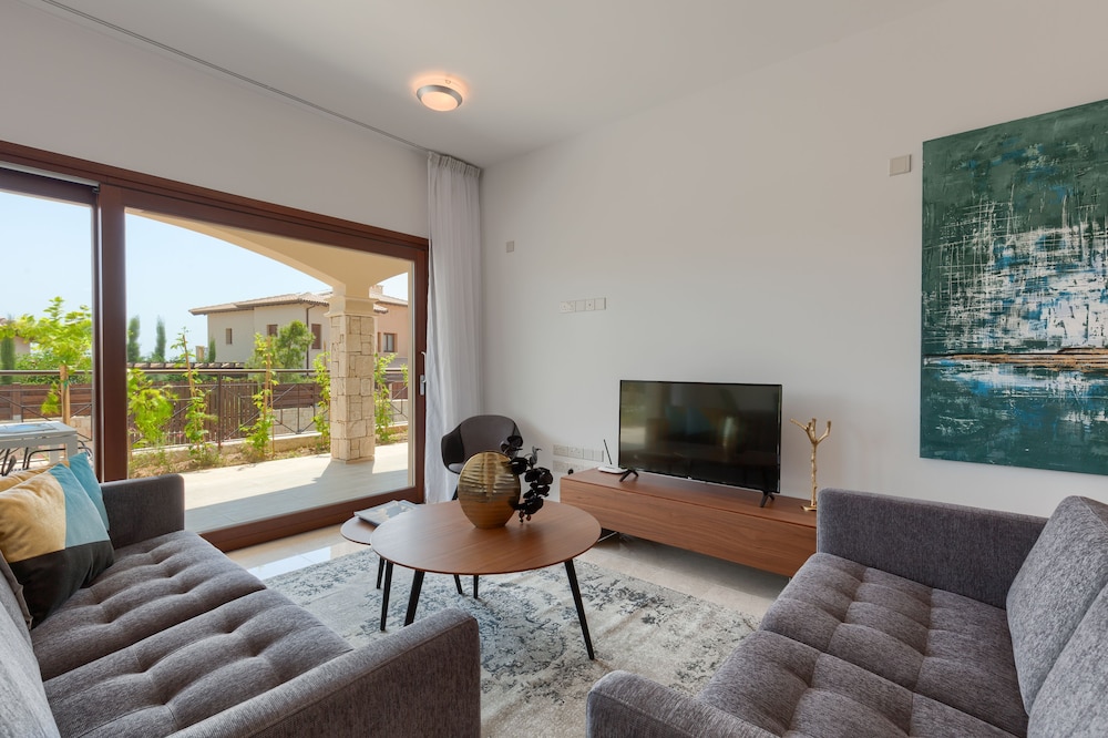 

Bari - Kouklia - Aphrodite Hills Rentals - Premium Serviced Apartments