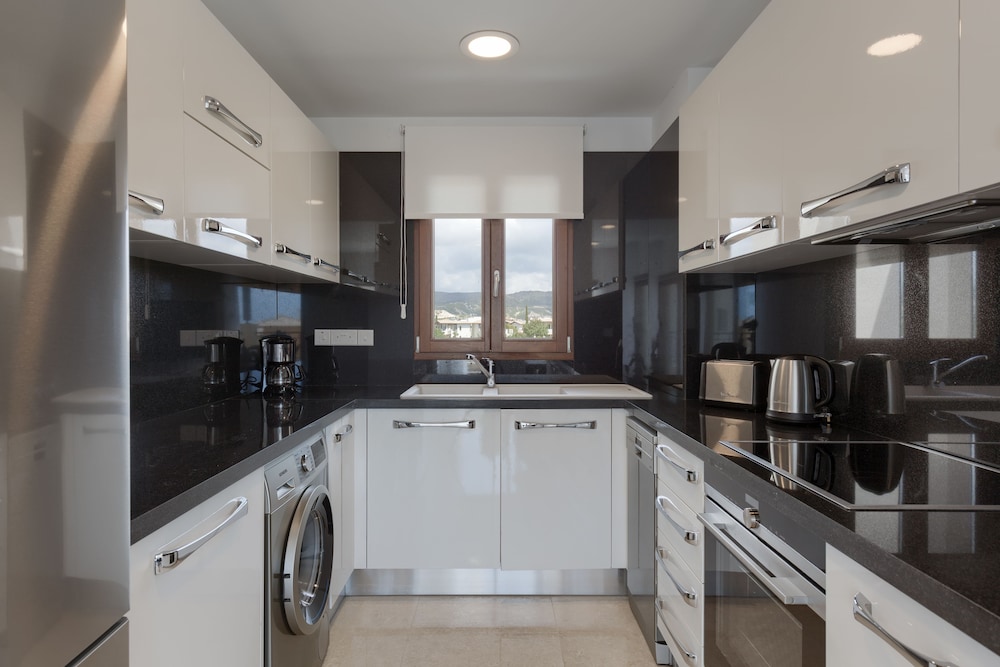 

Milano - Mandria - Aphrodite Hills Rentals - Premium Serviced Apartments